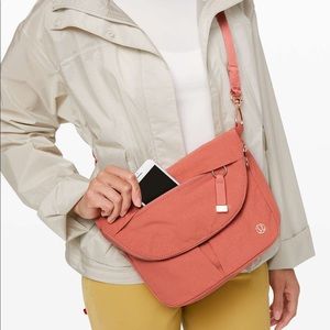 Lululemon Festival Bag (rustic coral)